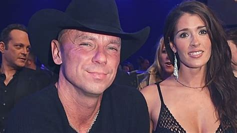 who is kenny chesney dating today